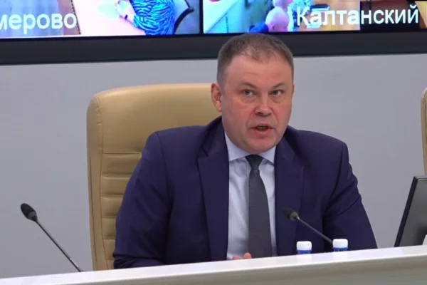 Губернатор Кузбасса пригрозил «серьёзными последствиями» за бездействие при уборке снега с крыш