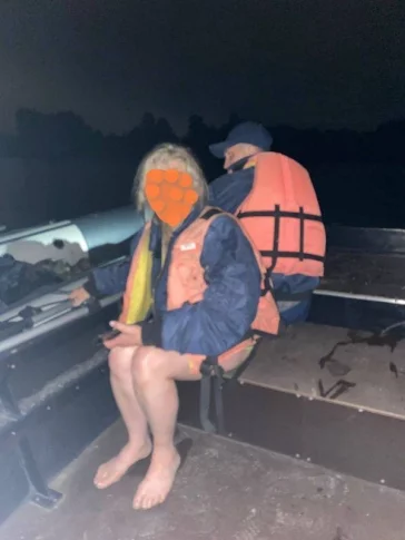 Фото: В Кузбассе девушка пропала из лодки посреди Томи: понадобилась помощь спасателей 2