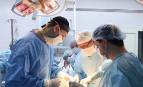 Кузбасские врачи удалили грыжу ребёнку, полученную после велопрогулки