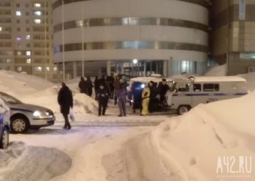 Фото: Появилось видео с «заминированным» паркингом на 580 машин в Кемерове 1