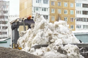 Фото: «Вывезли более 25 тысяч кубометров»: власти Кемерова отчитались об уборке снега за сутки 1