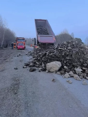 Фото: Дирекция автодорог Кузбасса показала, как восстанавливают участок трассы Бийск — Новокузнецк 4