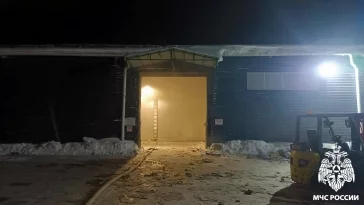 Фото: В Кемерове загорелся склад бумажной продукции 1