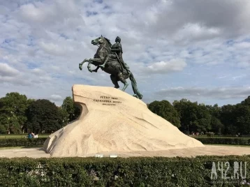 Фото: В СКР проверяют информацию об избиениях прохожих на улицах и в торговых центрах Петербурга 1