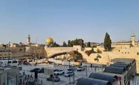 У Стены плача в Иерусалиме неизвестный обстрелял автобус и скрылся. Семь человек пострадали