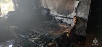 Фото: Троих взрослых и трёх детей спасли из горящего МКД в Новокузнецке 1