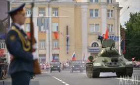 В мэрии прокомментировали повреждение асфальта танком Т-34 в центре Кемерова