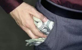 В Москве у мужчины тайно вытащили из кармана брюк миллион рублей