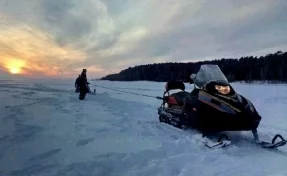 На Камчатке 26 декабря пропали двое мужчин на снегоходах, их ищут спасатели 