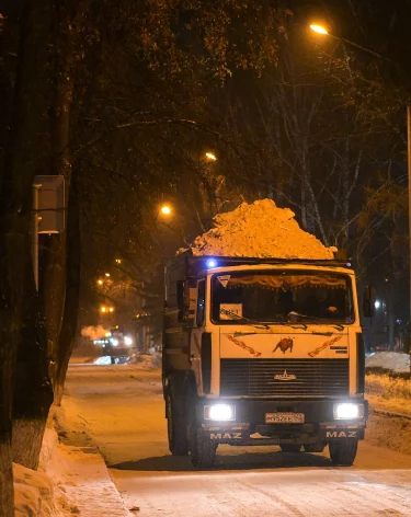 В Кемерове 1 января убирать снег на улицах будут 60 человек и 66 единиц техники