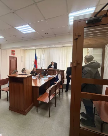 Суд арестовал 16-летнего подростка по делу о громком убийстве женщины в Прокопьевске