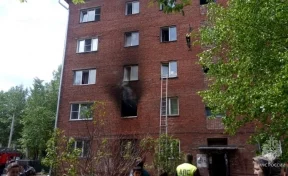Один человек погиб и два пострадали на пожаре в многоквартирном доме Новокузнецка