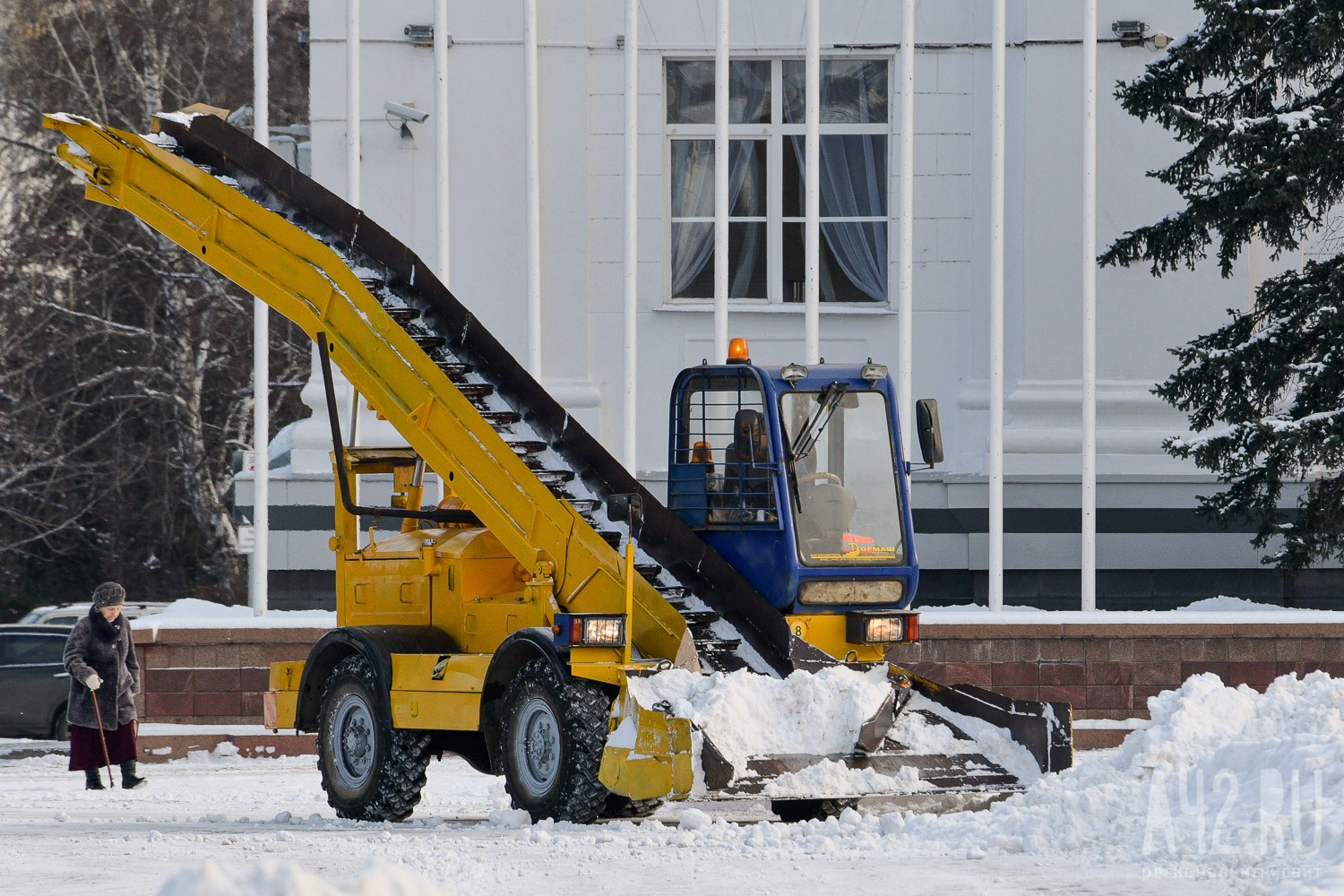 В Кемерове с улиц вывезено более 2000 кубометров снега с начала сезона