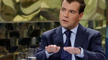 Фото: Медведев похвастался, что подтягивался 30 раз 1