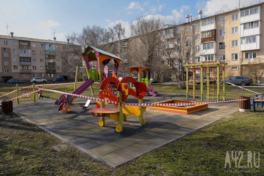 В Госдуме предложили увеличить штраф за курение на детских площадках до 30 000 рублей