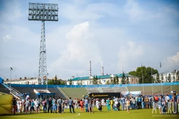 Фото: Стадион «Химик» в Кемерове временно закрыли из-за угрозы людям 1