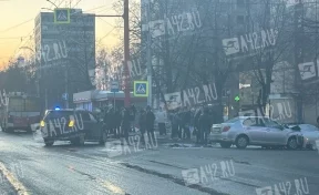  В Кемерове на проспекте Ленина столкнулись две иномарки, на месте работает ГИБДД 