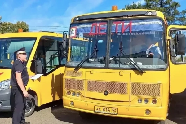 В Кузбассе к новому учебному году подготовят более 500 школьных автобусов