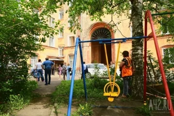 Фото: «Страшно, конечно»: жильцы треснувшего в Кемерове дома рассказали подробности ЧП 2