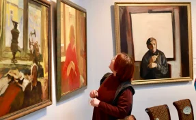 Решают сами зрители: в Кемерове открылась выставка «Без названия»