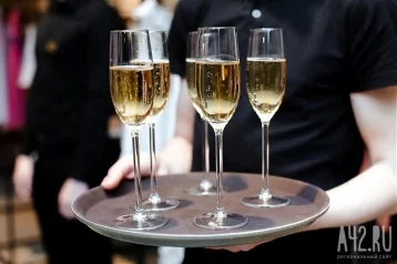 Фото: В России с 1 января вырастут минимальные цены на шампанское, коньяк и водку 1