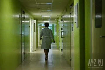Фото: «У всех началась паника»: российская медсестра брала у детей кровь одной иглой на всех 1