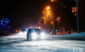 Кузбасские дорожники приступили к обработке магистралей противогололёдными смесями