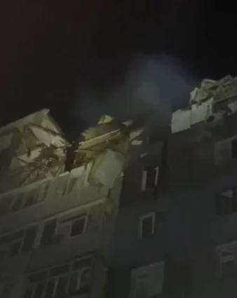 Погибли два человека: в Алчевске после взрыва и пожара в многоэтажке ввели режим ЧС