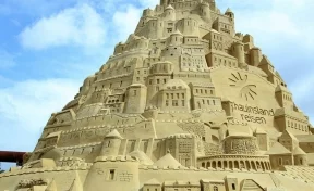 В Германии построили замок из песка высотой с пятиэтажку