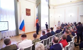 В Кузбассе вручили дипломы выпускникам программы управленцев из числа бойцов СВО