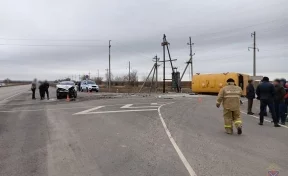 В результате смертельного ДТП со школьным автобусом под Волгоградом пострадали 10 детей