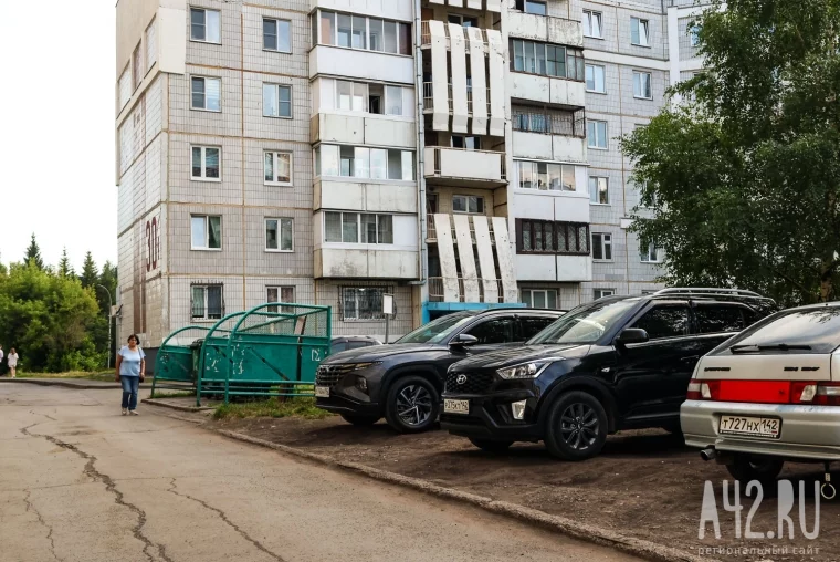 Фото: Дворовый переворот. Почему двор на Ленинградском, 30 в Кемерове отремонтируют вне очереди и как в неё попасть 15