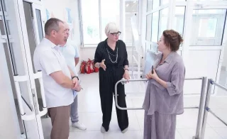 Софья Балакирева проверила убежища в школах и техникумах в Кемерове
