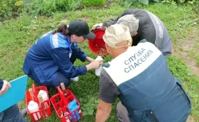В Кемерове вода подтапливает дома на двух улицах несколько месяцев: мэр отправил комиссию