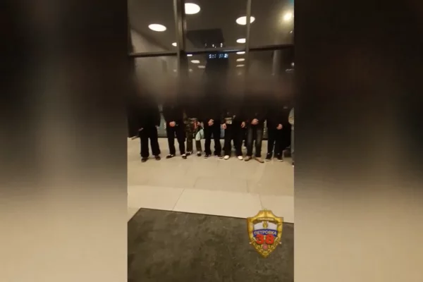 В Москве полицейские провели рейд в ТЦ и задержали 22 подростков