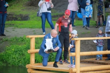 Фото: У губернатора Кузбасса на показательных выступлениях «украли» телефон  1