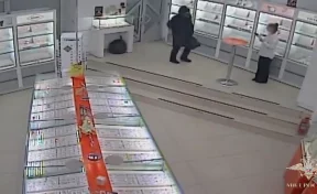 Подозреваемого в нападении на ювелирный магазин задержали в Новосибирске