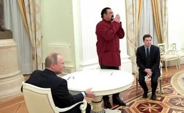 Фото: Актёр Стивен Сигал посмеялся над решением Украины не пускать его 1