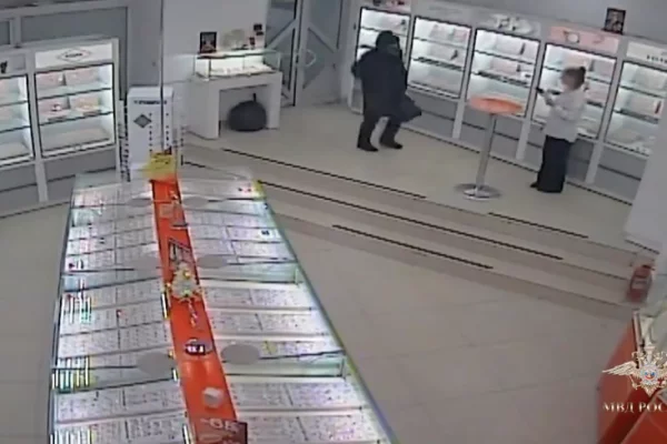 Подозреваемого в нападении на ювелирный магазин задержали в Новосибирске