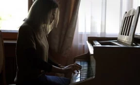 Поклонская и Боярский в Госдуме сыграли на рояле 