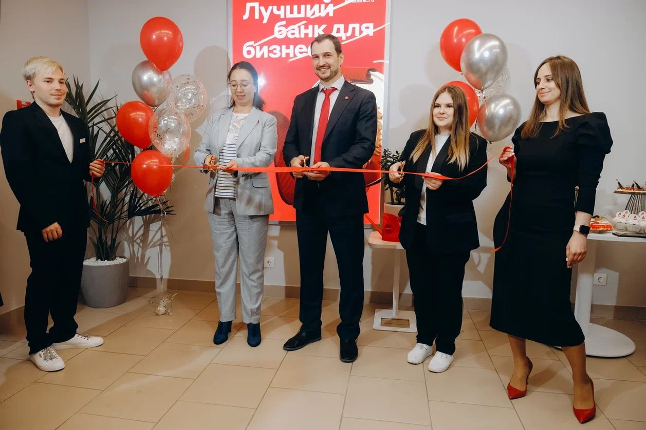 В Берёзовском открылся первый Phygital-офис Альфа-Банка