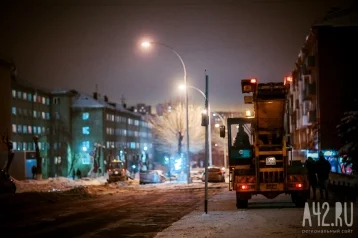 Фото: Более 100 машин вышли на уборку снега в Кемерове 1
