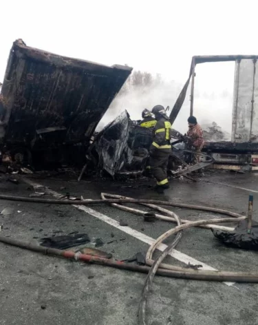 Подросток на угнанном «КАМАЗе» устроил смертельное ДТП с фурами под Новосибирском