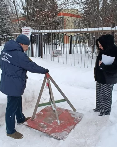 В Кемерове проверили работу по очистке от снега пожарных гидрантов  