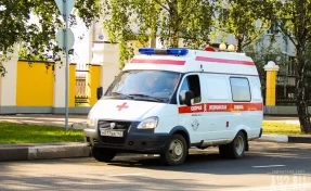 Отвалившаяся от здания плита упала на ребёнка в Екатеринбурге 