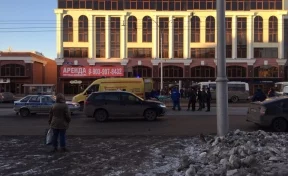 В центре Кемерова иномарка сбила подростка, мальчик в реанимации