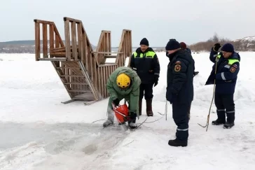 Фото: В Кемерове спасатели начали подготовку мест для крещенских купаний 2