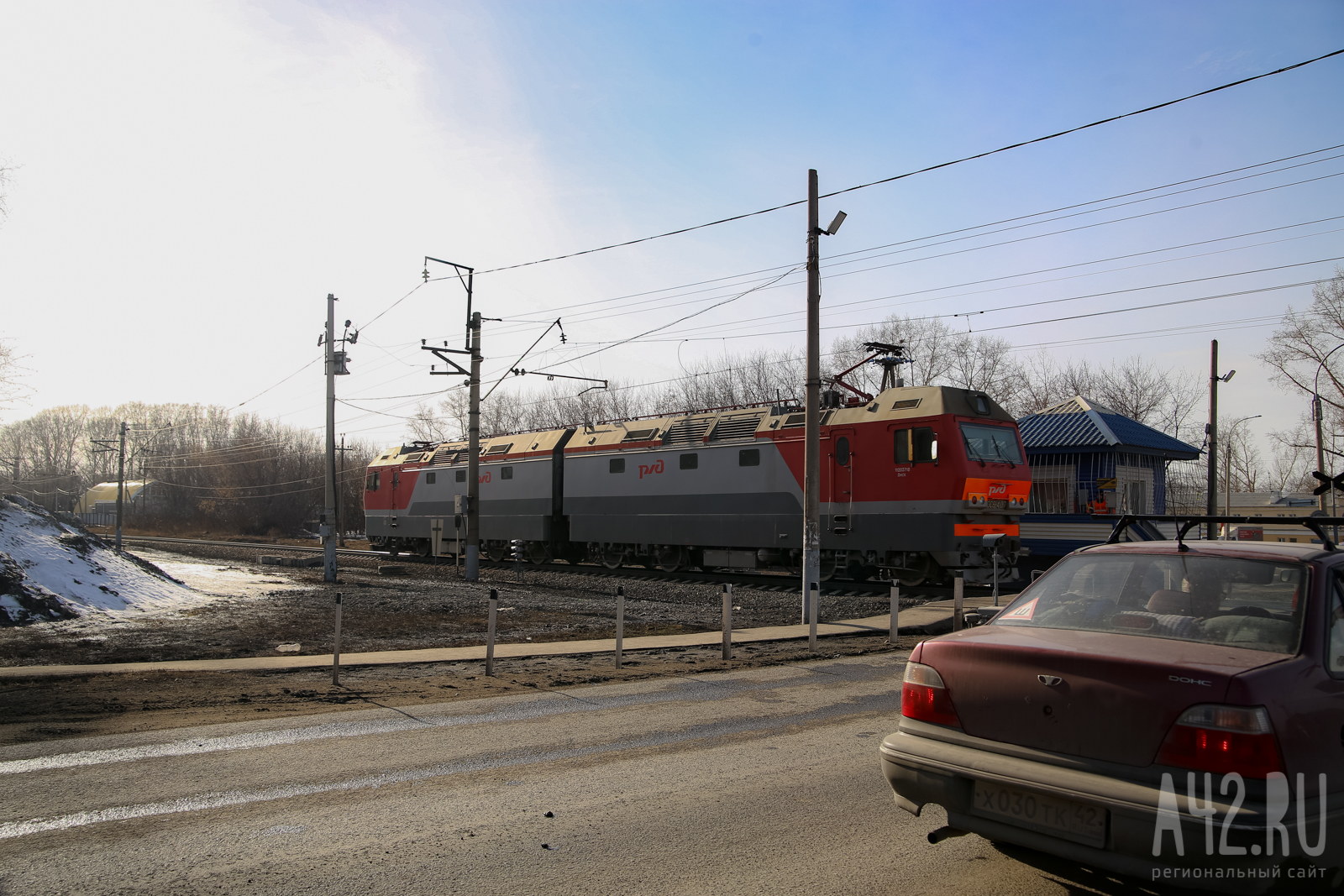 В Кузбассе временно перекроют автомобильный переезд на железной дороге