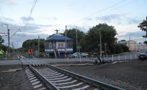 Поезд насмерть сбил человека в Кемерове