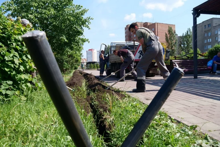 Фото: В Кемерове начали устанавливать новое освещение в центре Южного 4